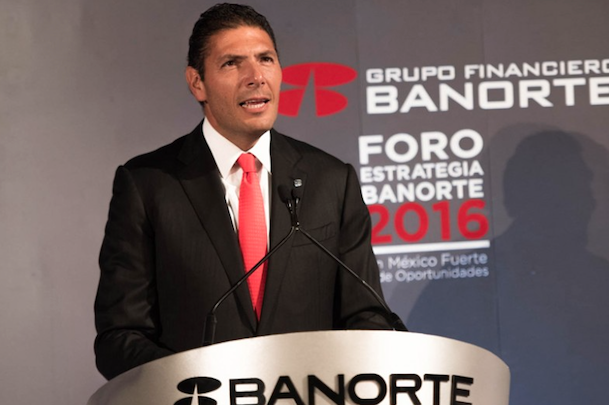 Carlos Hank González, reconocido como líder en inversiones responsables