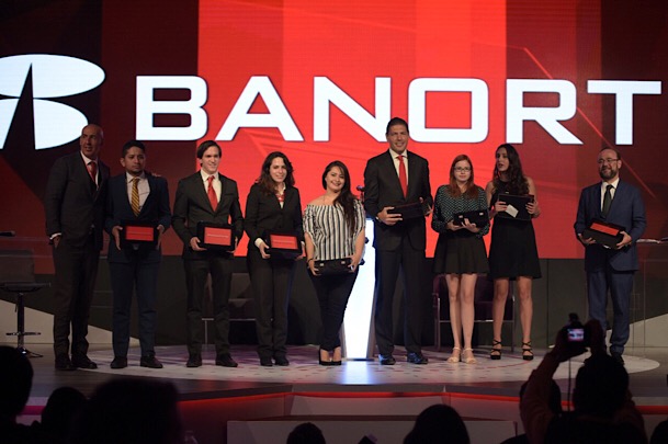 Banorte, comprometido con jóvenes mexicanos: Carlos Hank González